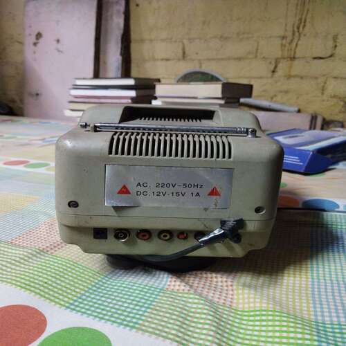 NU-TONE ( Small TV ) .