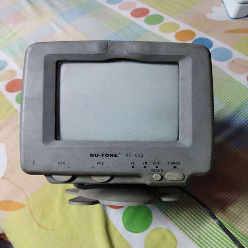 NU-TONE ( Small TV ) .