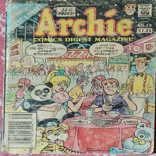 Archie Comics Digest Magazine . ( Small ) .