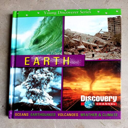Young Discover Series  Universe, Animals, Earth (Set of 3 books))