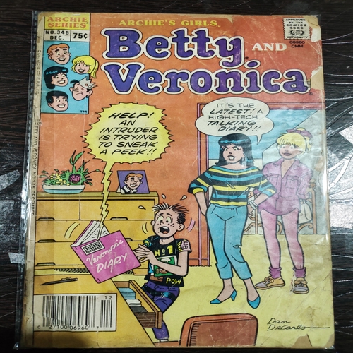 Betty And Veronica . ( Archie Series No.345 , December ) .