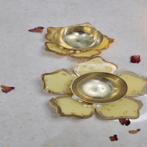 3D resin flower tealight.