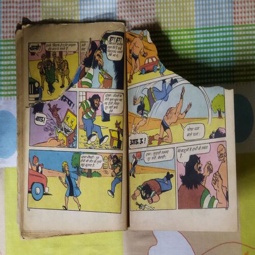 CHACHA CHAUDHARY RAAKA KA TOOPHAAN (BACK COVER IS MESSING BIG CUT ON RIGHT TOP SIDE AND STORY IMPACT )