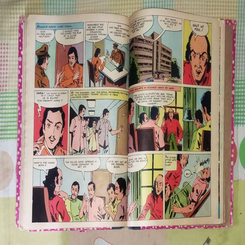 (INDRAJAL COMICS) (VOLUME-6) (10 IN 1 SINGLE BINDING), 1.> THE LEGEND OF VALOUR (PART-1), 2.> THE LEGEND OF VALOUR (PART-2), 3.> THE FUGITIVE, 4.> THE GOLD HUNT, 5.> THE MILLION DOLLAR RANSOM, 6.> IN THE DEVIL'S GRIP, 7.> THE NINGH ON THE FORSAKEN ISLAND, 8.> THE LOST ISLAND, 9.> THE JAIL BREAK, 10.> THE HIGHWAY GANG
