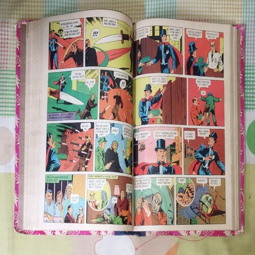 (INDRAJAL COMICS) (VOLUME-4) (10 IN 1 SINGLE BINDING), 1.> THE CALL OF THE JUNGLE, 2.> THE MAGIC SWORD , 3.> THE HORROR DUNGEONS THE SMUGGLER'S RING (PART-2), 5.> THE SMUGGLER'S RING (PART-1), 6.> THE STRANGLER'S TRAP, 7.> BETRAYAL OF THE OATH, 8.> THE HIDDEN VIPERS, 9.> EMBERS OF FURY (PART-2), 10.> EMBERS OF FURY (PART-1)
