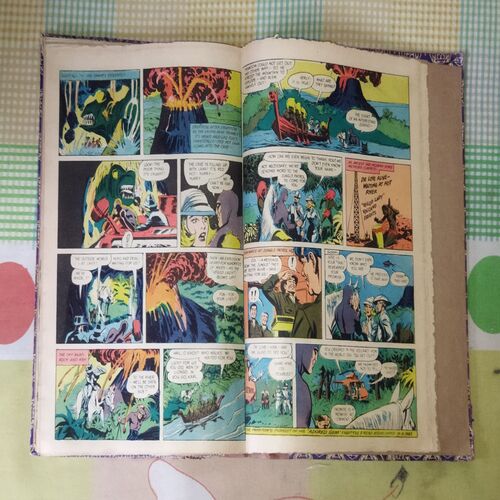 (INDRAJAL COMICS) (10 IN 1 SINGLE BINDING), 1.> THE GREEN-EYED MONSTER(PART-2), 2.>THE GREEN-EYED MONSTER(PART-3), 3.>THE WITCHES COVE, 4.> JALADASYUON KE JAAL MEIN (LANGUAGE-HINDI), 5.> VAHASHI SHAHJADA(LANGUAGE-HINDI), 6.> GHAGHAKATE SITAARE(LANGUAGE-HINDI), 7.> THE TREASURE TRAIL, 8.> BRUSH WITH DEATH, 9.> THE GAME OF TREACHERY, 10.> BEYOND THE BOILING RIVER