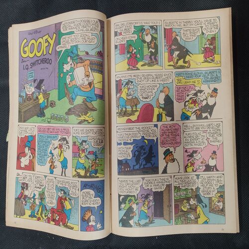 ( 8 In 1 Single Binding ) Chandamama . Edition :- { 1. Chandamama ( Vol. 05 , No. 01 ) , 2. Chandamama ( Vol. 05 , No. 02 ) , 3. Chandamama ( Vol. 05 , No. 03 ) , 4. Chandamama ( Vol. 05 , No. 04 ) , 5. Join The Goldspotters' Mickey Mouse Club , 6. Chandamama ( 5 May - 1981 ) , 7. Chandamama ( 20 December 1981 ) , 8. Chandamama ( 20 May 1982 ) } .