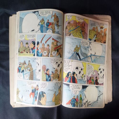 (INDRAJAL COMICS) (SINGLE BINDING 11 IN 1), 1.>MAHAASAAGAR KE LUTERE, 2.>ZANAADOO PAR HAMALA, 3.>DAITY KEE LADAEE, 4.>DHADHAKATA MARUSTHAL, 5.>BRAHMAAND BHAKSHEE, 6.>SAGAR TAL KA RAHASY, 7.>MRGATRSHNA, 8.>PAKSHEE MAANAVON KEE GHAATEE, 9.>ANAJAAN GHAATIYON MEIN, 10.>KARODO KEE CHOREE, 11.>RAHASYON KEE GHAATEE