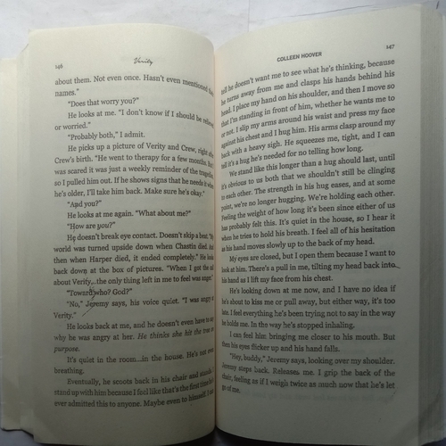 Verity (By Colleen Hoover)