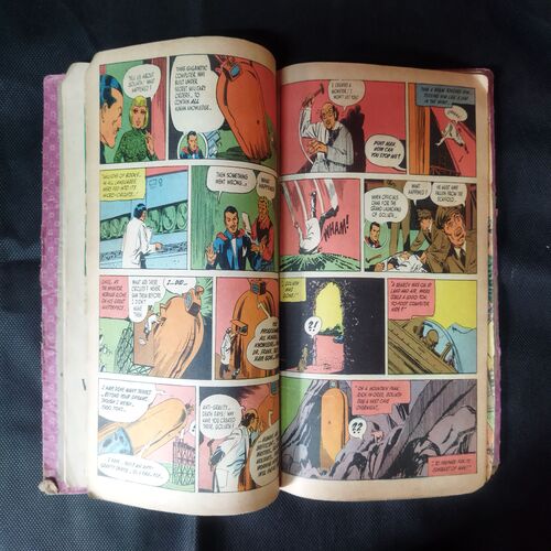 (INDRAJAL COMICS) (SINGLE BINDING 10 IN 1), 1.>THE SECRET OF THE BLUE MOUNTAIN, 2.>THE GREEN-EYED MONSTER (PART-1), 3.>THE GREEN-EYED MONSTER (PART-2), 4.>THE MILLION DOLLAR RANSOM, 5.>THE CONSPIRATORS' WEB (PART-1), 6.>SATAN'S DISCIPLES (PART-1), 7.>THE HORROR DUNGEONS, 8.>MAGNON'S GLORIOUS REIGN (PART-1), 9.>THE VICTIM AT DAREHOUSE, 10.>THE CHATEAU OF INTRIGUES