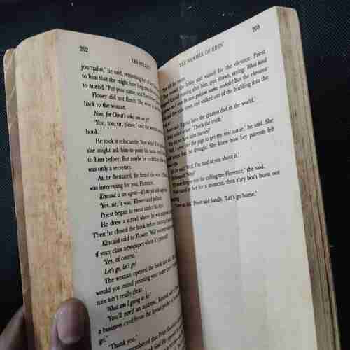 Ken Follett The Hammer Of Eden .