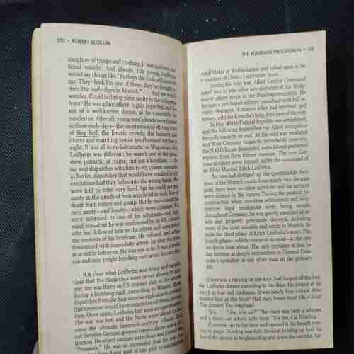 Robert Ludlum The Aquitaine Progression .