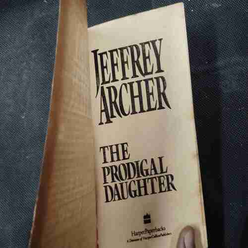 Jeffrey Archer The Prodigal Daughter .