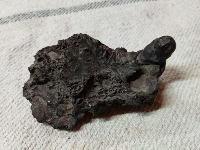 Meteorite(Composition not known)