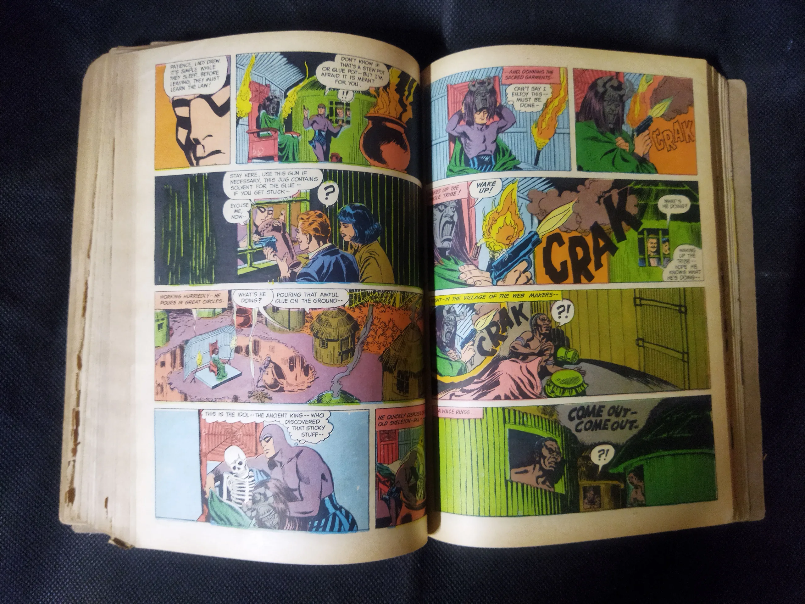 (INDRAJAL COMICS) (SINGLE BINDING 23 IN 1), 1.>THE CONSPIRATOR'S WEB (PART-1), 2.>THE CONSPIRATOR'S WEB (PART-2), 3.>TRAUMA OF FEAR, 4.>VETAAL KA BETA (PART-1), 5.>VETAAL KA BETA (PART-2), 6.>THE DUEL AT SHIKARGARH, 7.>CHUDAILON KEE DUNIYA, 8.>BHATAKATEE AATMAEN, 9.>THE MYSTERIOUS CUTLASS, 10.>MAUT SE MUKAABALA, 11.>THE IRON MAIDENS, 12.>JAHAREELA SANGEET, 13.>LAHARON KEE AAG (PART-1), 14.>LAHARON KEE AAG (PART-2), 15.>THE DOOMED CAPTIVES, 16.>THE VAIN PRINCE, 17.>FAULADI BAHADUR, 18.>THE INVISIBLE THIEF, 19.>MANDRAKE'S KA KHOONKHAAR BHAEE (PART-2), 20.>MANDRAK'S KA KHOONKHAAR BHAEE (PART-1), 21.>HEERON JADEE TROPHEE KEE CHOREE, 22.>THE DRAGOUR FROM VEGA-3, 23.>PAGAL VAIGYAANIK,