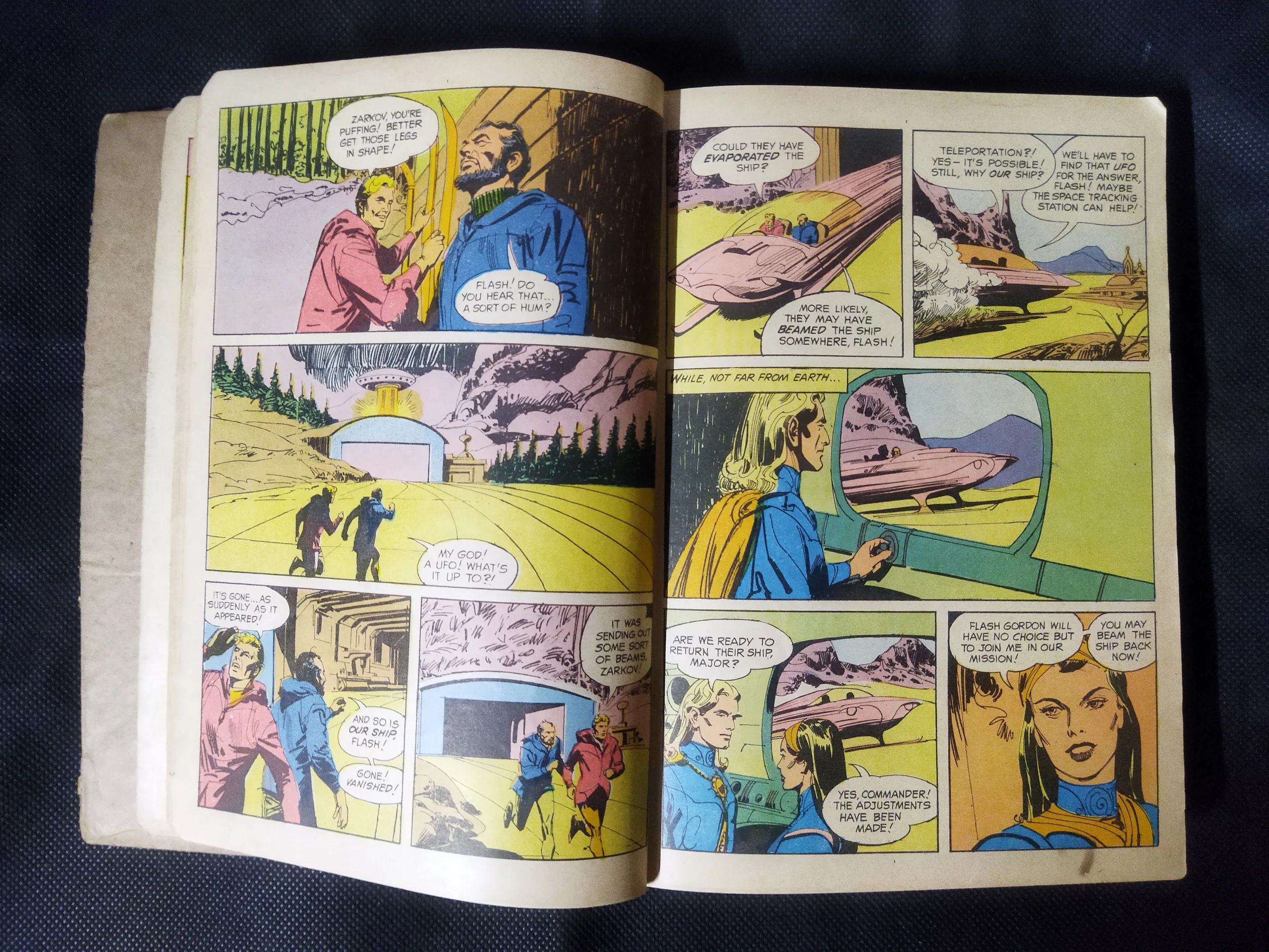(INDRAJAL COMICS) (SINGLE BINDING 23 IN 1), 1.>THE CONSPIRATOR'S WEB (PART-1), 2.>THE CONSPIRATOR'S WEB (PART-2), 3.>TRAUMA OF FEAR, 4.>VETAAL KA BETA (PART-1), 5.>VETAAL KA BETA (PART-2), 6.>THE DUEL AT SHIKARGARH, 7.>CHUDAILON KEE DUNIYA, 8.>BHATAKATEE AATMAEN, 9.>THE MYSTERIOUS CUTLASS, 10.>MAUT SE MUKAABALA, 11.>THE IRON MAIDENS, 12.>JAHAREELA SANGEET, 13.>LAHARON KEE AAG (PART-1), 14.>LAHARON KEE AAG (PART-2), 15.>THE DOOMED CAPTIVES, 16.>THE VAIN PRINCE, 17.>FAULADI BAHADUR, 18.>THE INVISIBLE THIEF, 19.>MANDRAKE'S KA KHOONKHAAR BHAEE (PART-2), 20.>MANDRAK'S KA KHOONKHAAR BHAEE (PART-1), 21.>HEERON JADEE TROPHEE KEE CHOREE, 22.>THE DRAGOUR FROM VEGA-3, 23.>PAGAL VAIGYAANIK,