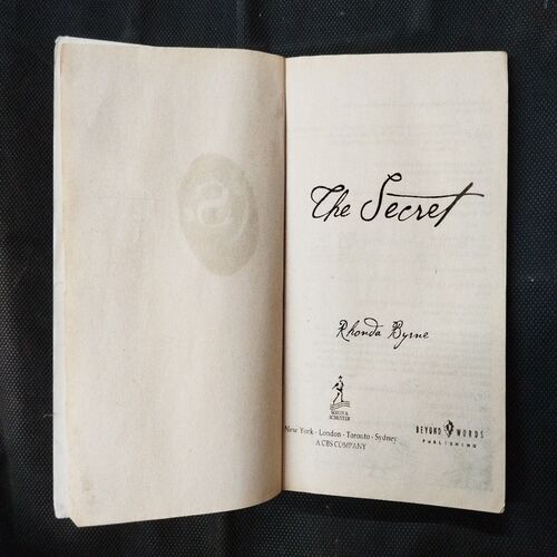 The Secret ( Rhonda Byrne ) .