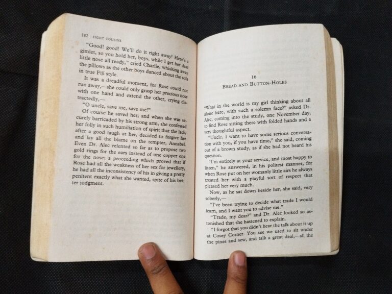 Eight Cousins Or The Aunt Hill ( Louisa May Alcott ) .