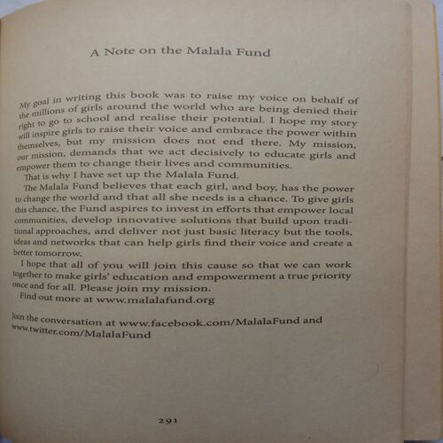 I Am Malala (By Malala Yousafzai)