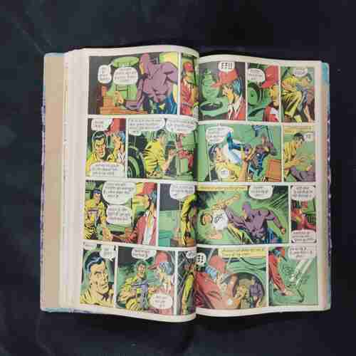(INDRAJAL COMICS) (SINGLE BINDING- 10 IN 1) (LANGUAGE-ENGLISH & HINDI), 1.>BIHAD KE DAKU, 2.>JAHAREELEE TOLEE (PART-1), 3.>JAHAREELEE TOLEE (PART-2), 4.>KORABA KE HEERE, 5.>JUNJLE KA SONA, 6.>LUTERON KA KAAL 7.>22WA VETAL (PART-1), 8.>22WA VETAL (PART-2), 9.>DOOBA JAHAAJ KA RAHASY, 10.>VETAAL KA SATHI (PART-1).
