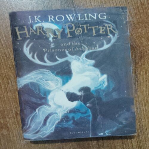 Harry Potter And The Prisoner Of Azkaban ( J.K. Rowlind )