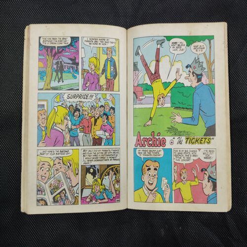 BETTY AND VERONICA (NO-56)
