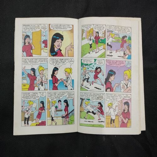 BETTY AND VERONICA (NO-76)