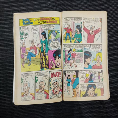 BETTY AND VERONICA (NO-105)