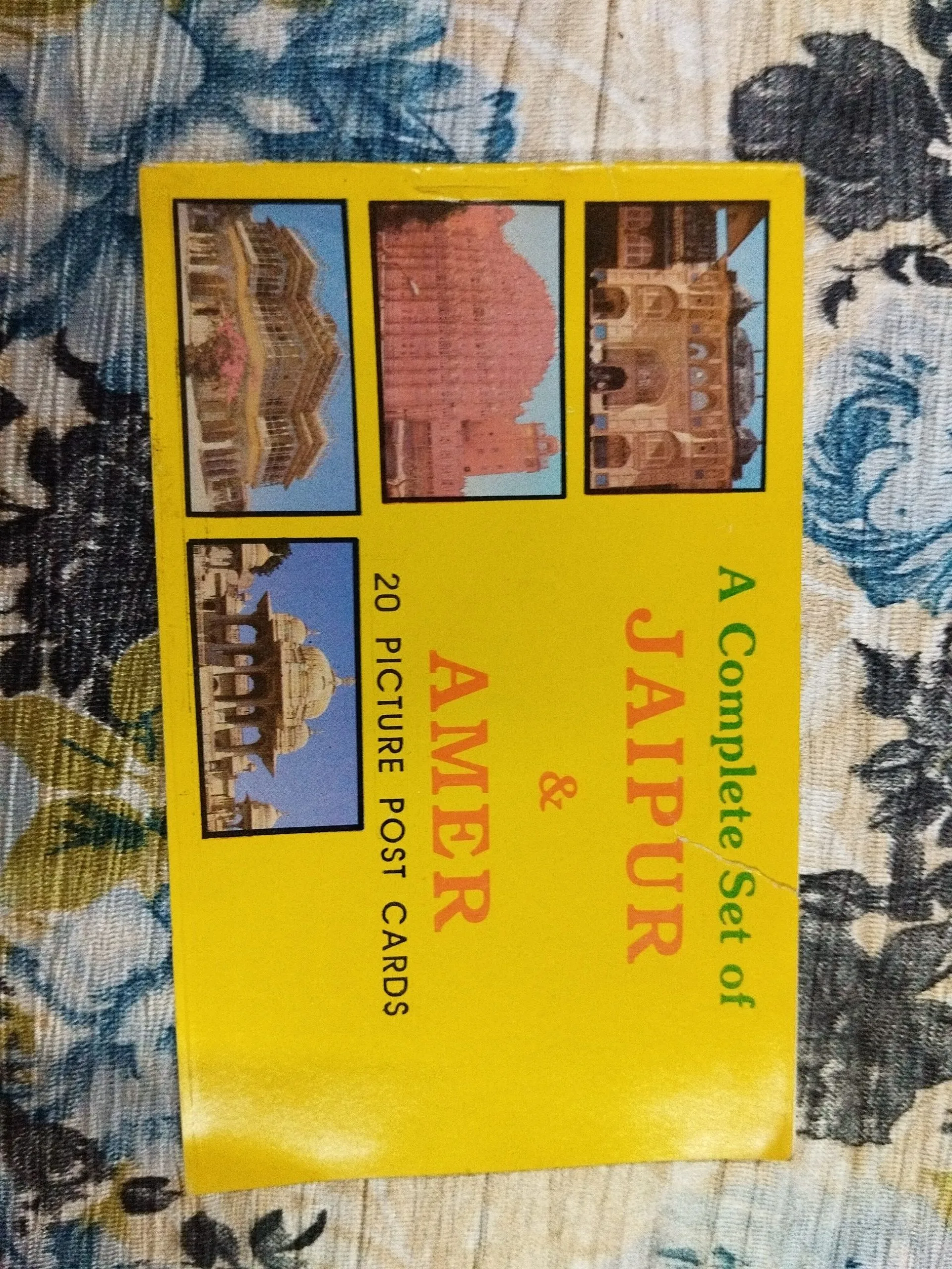 A Complete Set Of Jaipur & Amer ( 20 Picture Post Cards ) .