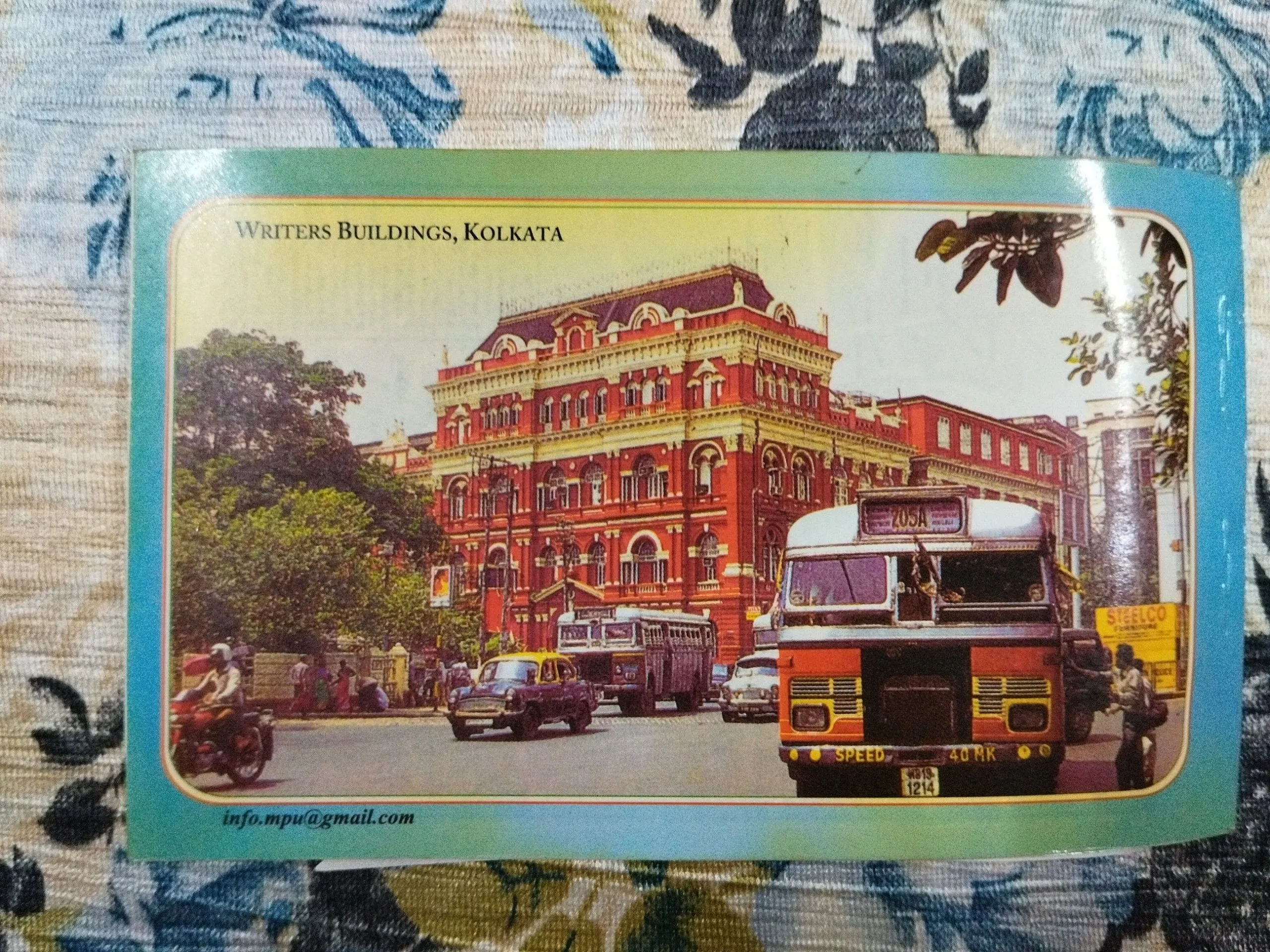 Kolkata ( Set of 20 Pictures And Post Cards ) .