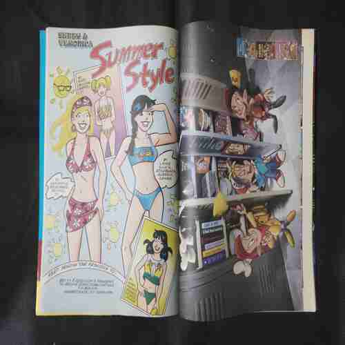 BETTY AND VERONICA (NO-178)