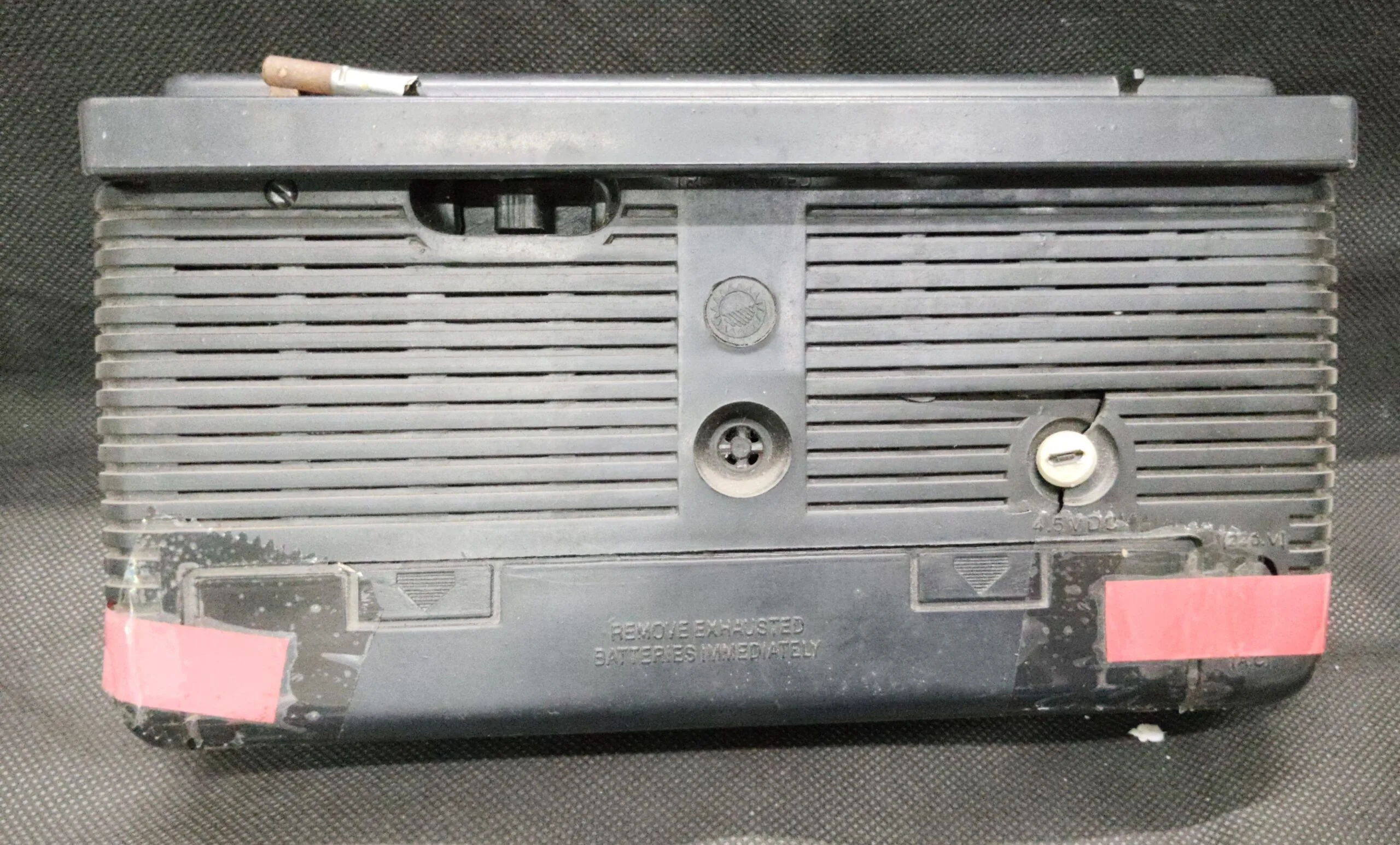 Antique Radio (Not working) .