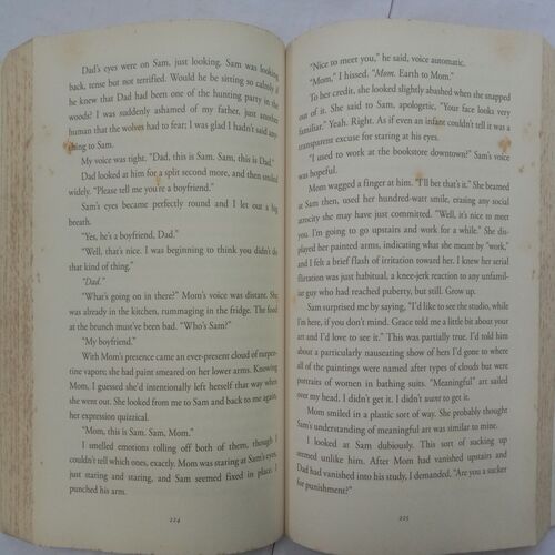 Shiver (By Maggie Stiefvater)