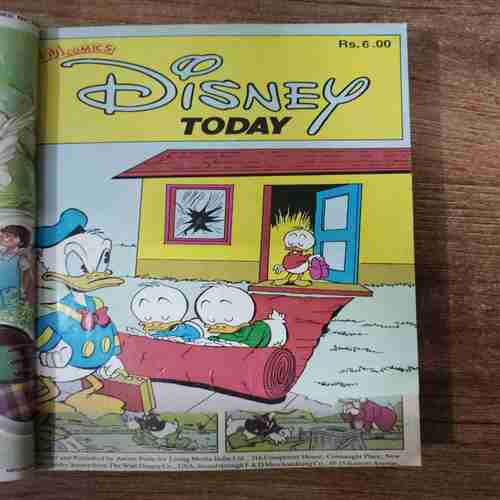 Disney Today (16 Comisc in 1 banding )(One page small cut )