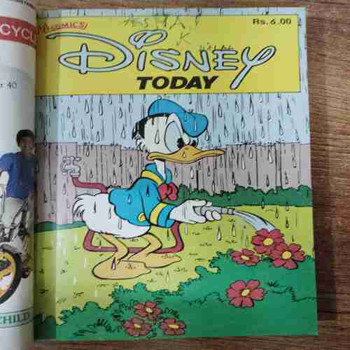 Disney Today (16 Comisc in 1 banding )(One page small cut )