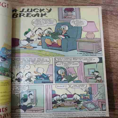 Disney Today (16 Comisc in 1 banding )(One page small cut )