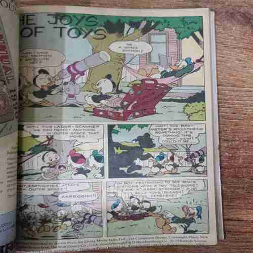 Disney Today (16 Comisc in 1 banding )(One page small cut )