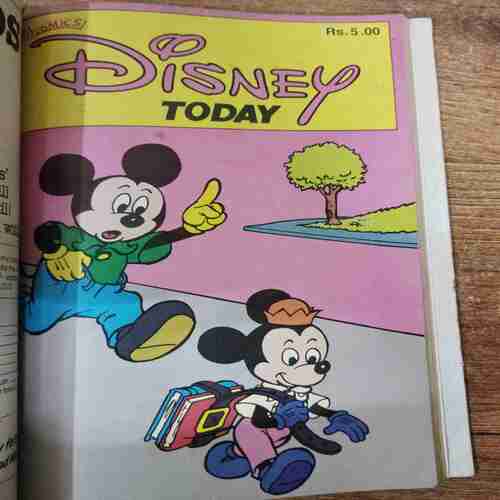 Disney Today (16 Comisc in 1 banding )(One page small cut )