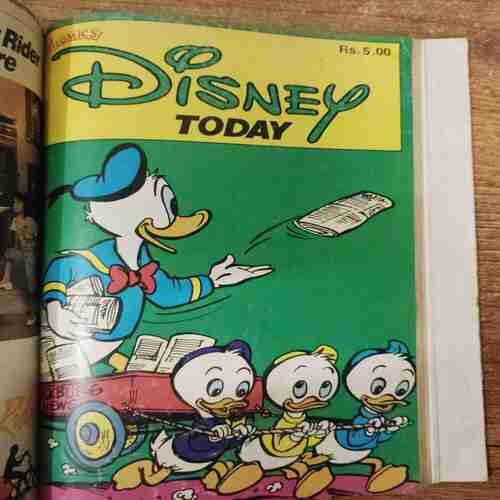Disney Today (16 Comisc in 1 banding )(One page small cut )