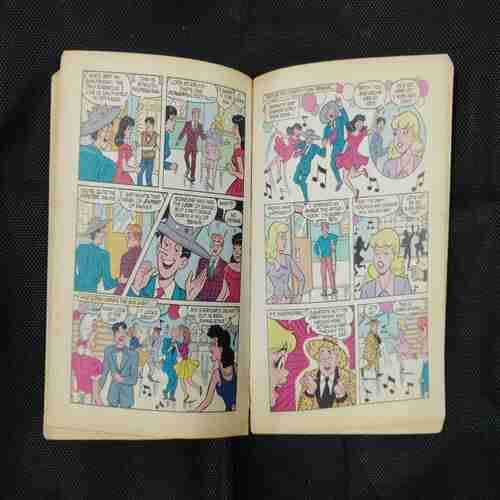 BETTY AND VERONICA (NO-146)