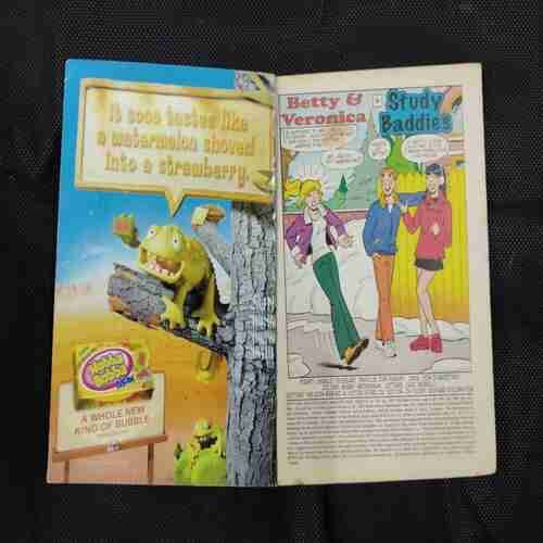 BETTY AND VERONICA (NO-154)