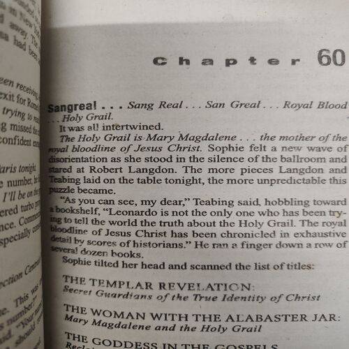 The Da Vinci Code Dan Brown .