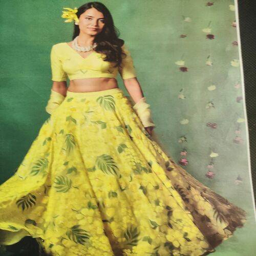 Vanita . Edition :- ( Aug - 2024 ). Front Cover Half Cut .