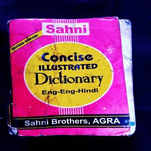 Concise Illustrated Dictionary ( Eng - Eng - Hindi ) .