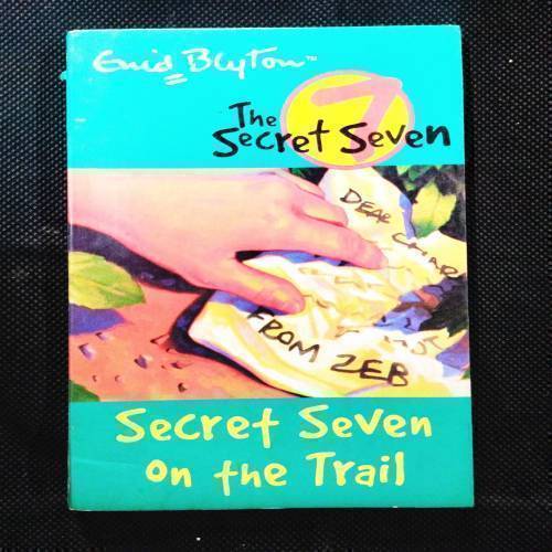 Secret Seven On The Trail ( Enid Blyton ) .