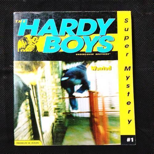 The Hardy Boys ( Super Mystery ) .