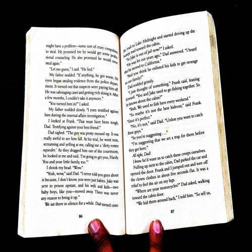 The Hardy Boys ( Super Mystery ) .
