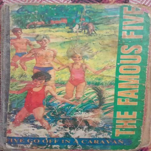 The Famous Five : Five Go Off In A Caravan (By Enid Blyton) (No. Of Pages - 192)