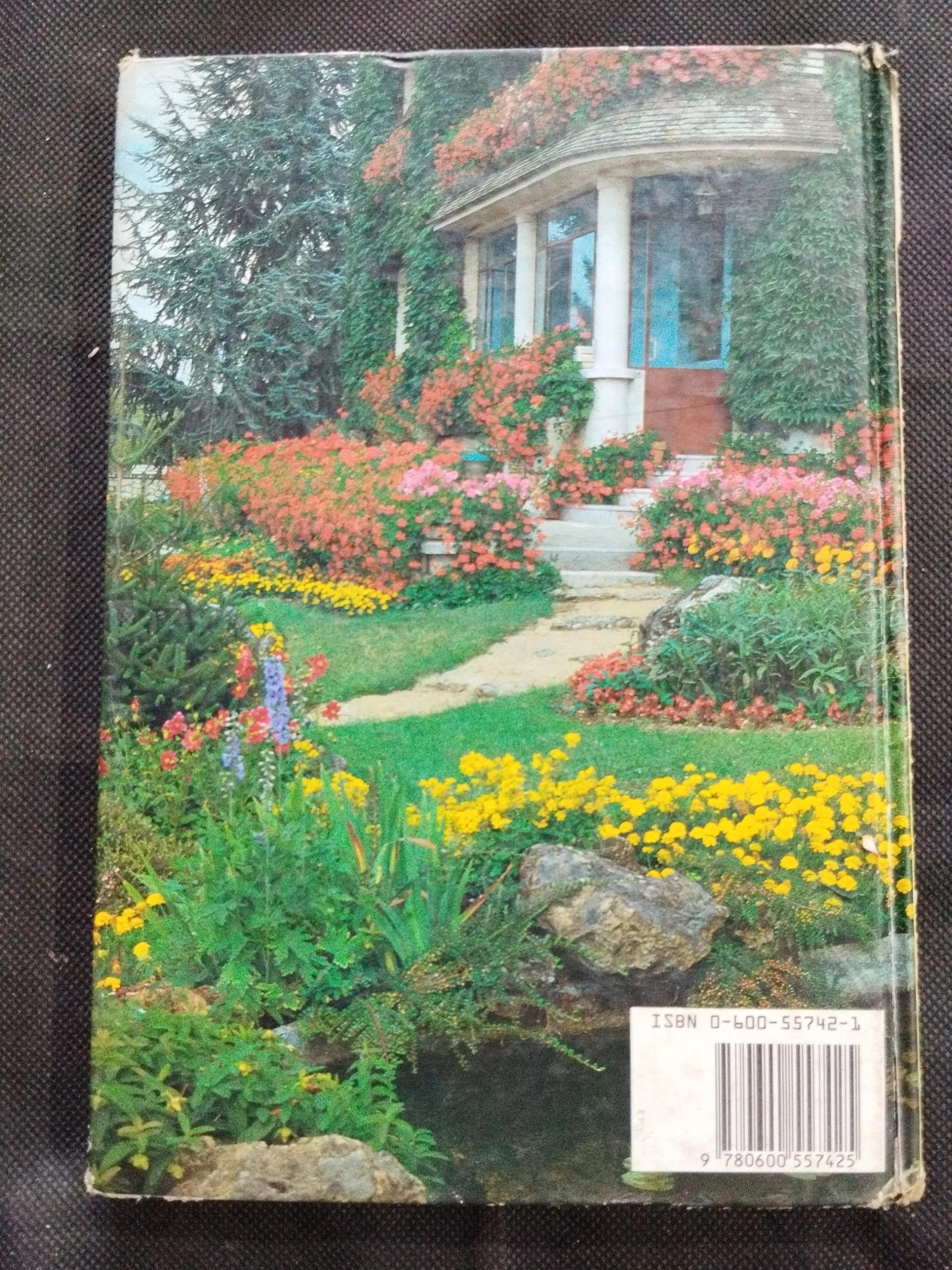 Every Day Gardening In Color ( Percy Thrower’s ) .