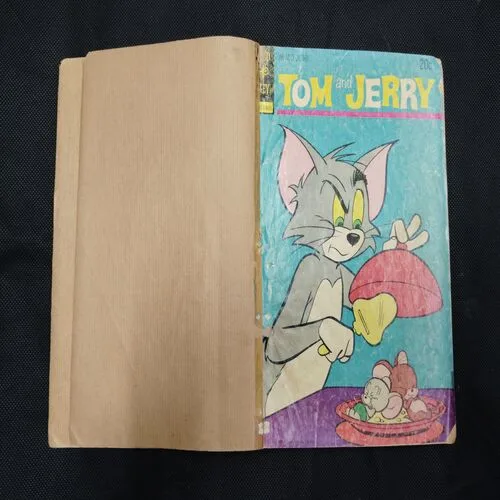 (SINGLE BINDING 9 IN 1) 1.> TOM AND JERRY 2.> CRACKY 3.> TWEETY AND SYLVESTER 4.> TWEETY AND SYLVESTER 5.>BUYS BUNNY 6.> WOODSY OWL 7.> WALT DISNEY 8.> LITTLE LULU 9.> DENNIS THE MENACE AND MARGARET NO-29.